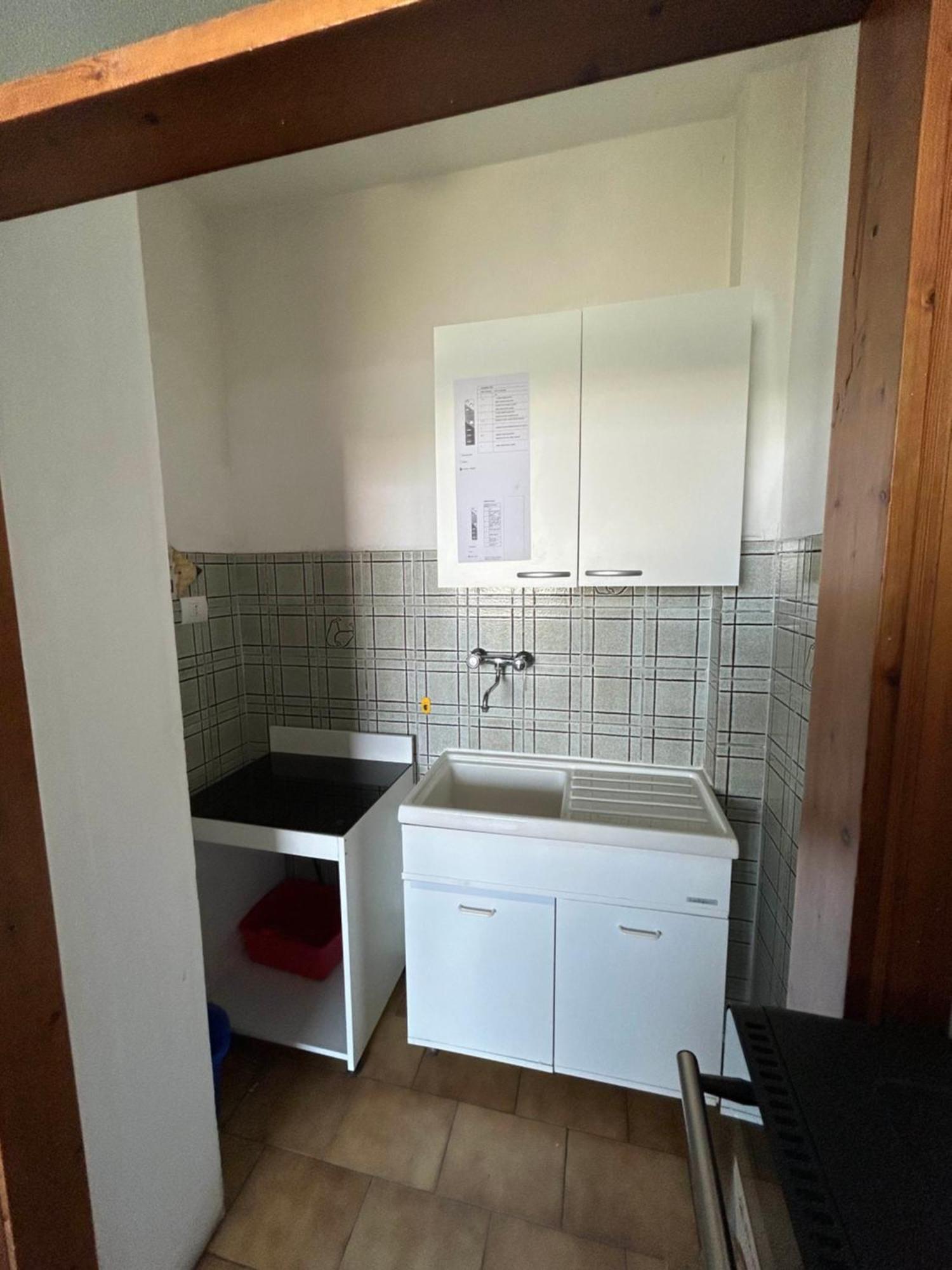 Complesso Mosaico Con Piscina Aperta Giugno Luglio Agosto Appartamenti Sono Arredati Vedi Foto Per Il Check In Agenzia Viale Francesco Petrarca 391 Lido Adriano Ra Εξωτερικό φωτογραφία